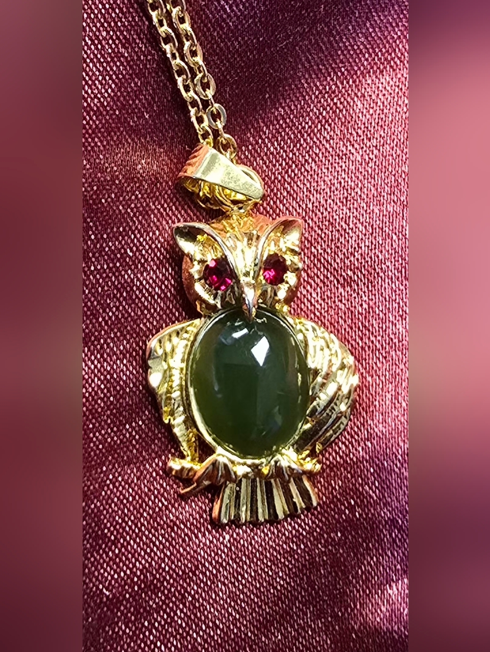 Vintage Gold Jelly Belly Green Jade Owl Pendant Necklace